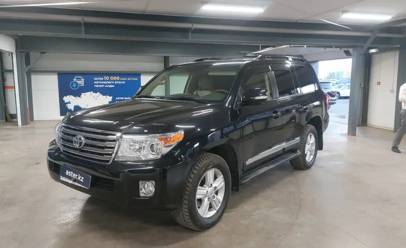 Toyota Land Cruiser 2013 года за 23 000 000 тг. в Астана