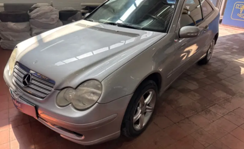 Mercedes-Benz C-Класс 2003 года за 3 800 000 тг. в Астана