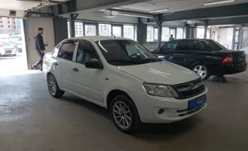 LADA (ВАЗ) Granta 2014 года за 3 300 000 тг. в Астана фото 2
