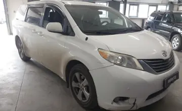 Toyota Sienna 2011 года за 8 000 000 тг. в Астана фото 2