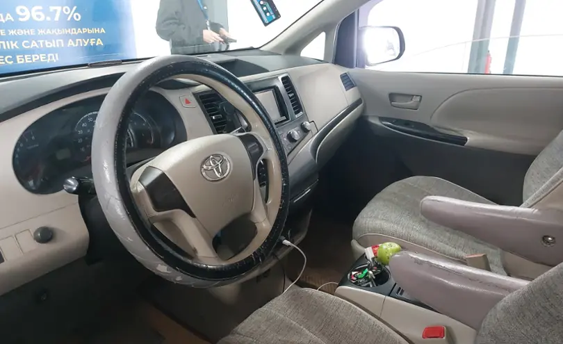 Toyota Sienna 2011 года за 9 000 000 тг. в Астана фото 5