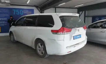Toyota Sienna 2011 года за 8 000 000 тг. в Астана фото 4