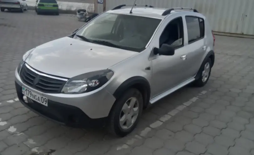 Renault Sandero 2014 года за 3 500 000 тг. в Караганда