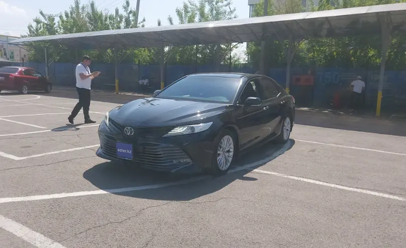 Toyota Camry 2019 года за 13 000 000 тг. в Алматы