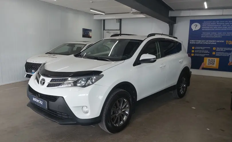 Toyota RAV4 2015 года за 11 500 000 тг. в Астана