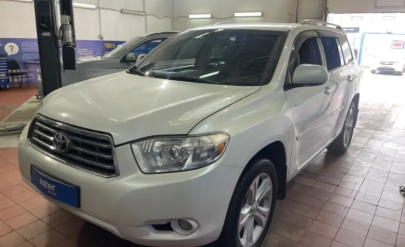 Toyota Highlander 2010 года за 12 000 000 тг. в Астана