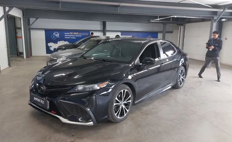 Toyota Camry 2019 года за 12 000 000 тг. в Астана