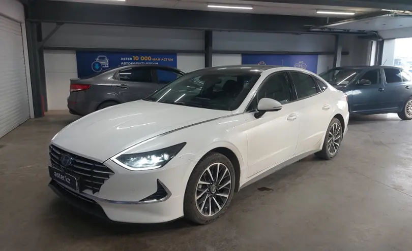 Hyundai Sonata 2020 года за 13 500 000 тг. в Астана