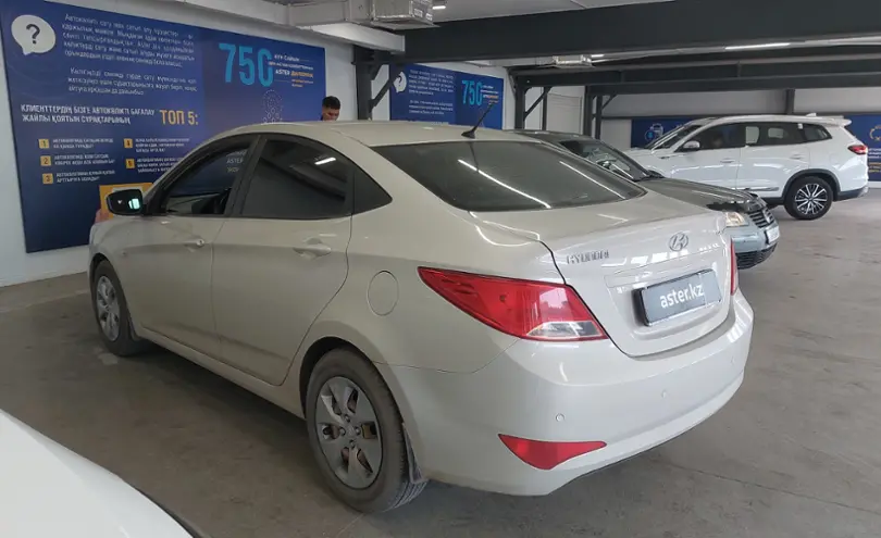 Hyundai Solaris 2015 года за 5 500 000 тг. в Астана фото 4