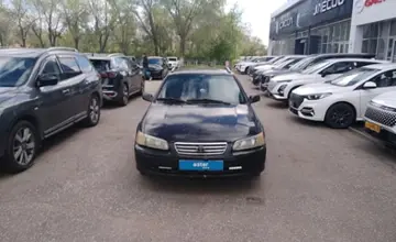 Toyota Camry 2000 года за 3 200 000 тг. в Актобе фото 2