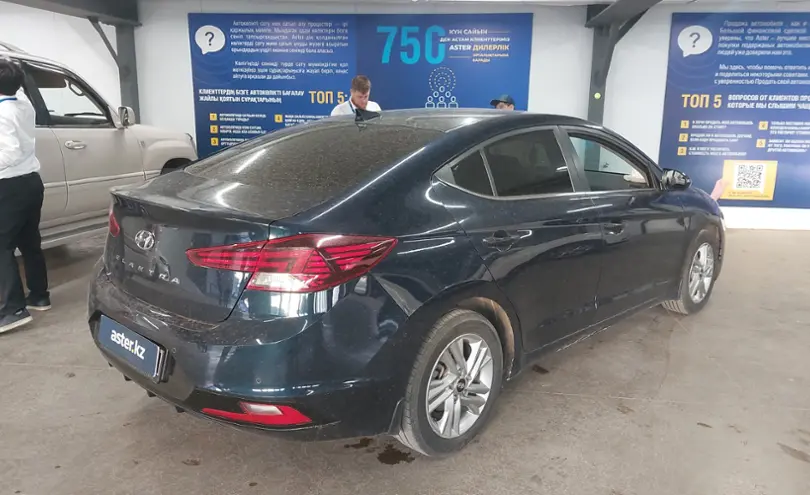 Hyundai Elantra 2019 года за 8 200 000 тг. в Астана фото 3