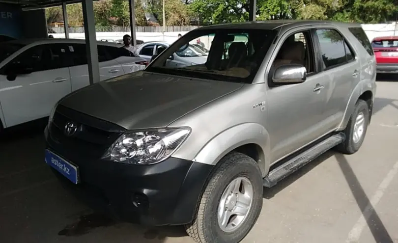 Toyota Fortuner 2005 года за 8 500 000 тг. в Алматы