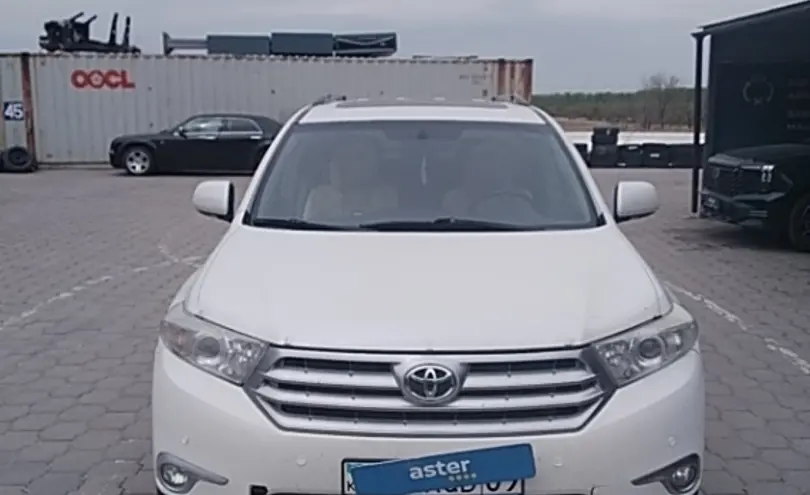 Toyota Highlander 2011 года за 11 000 000 тг. в Караганда фото 2