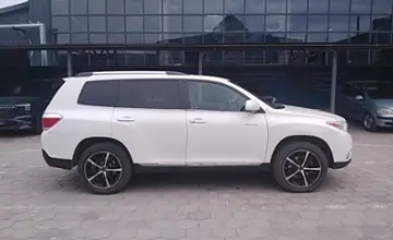 Toyota Highlander 2011 года за 11 000 000 тг. в Караганда фото 4