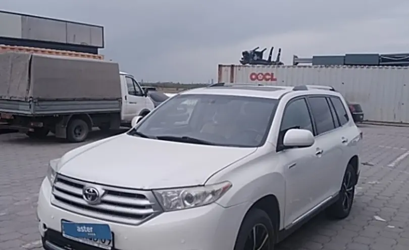 Toyota Highlander 2011 года за 11 000 000 тг. в Караганда