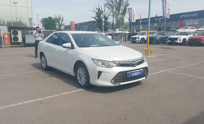 Toyota Camry 2015 года за 10 200 000 тг. в Алматы фото 2