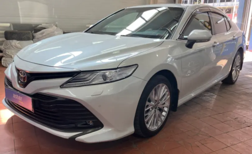 Toyota Camry 2020 года за 13 500 000 тг. в Астана