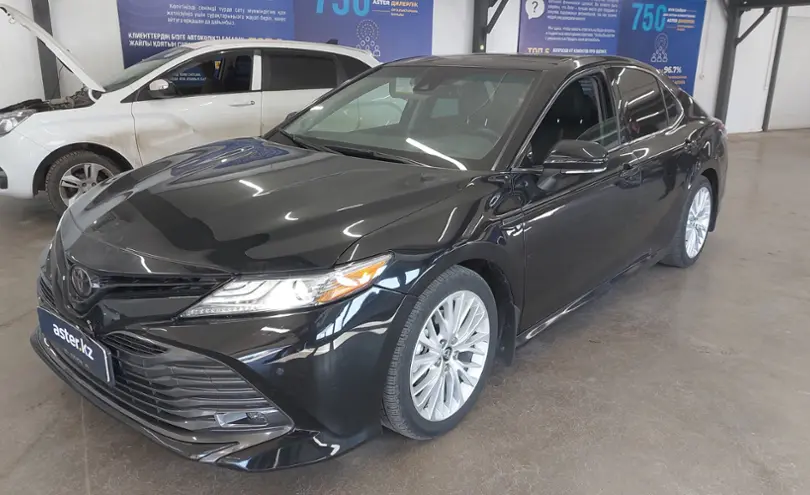 Toyota Camry 2020 года за 11 500 000 тг. в Астана