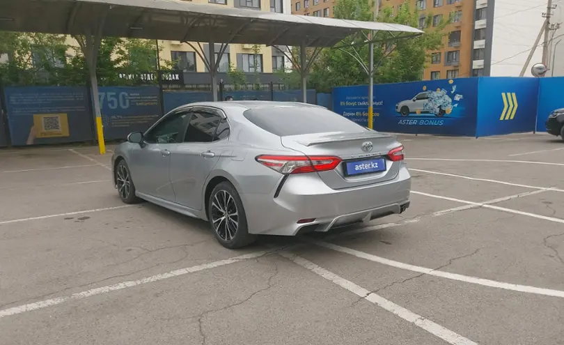 Toyota Camry 2017 года за 11 000 000 тг. в Алматы фото 4