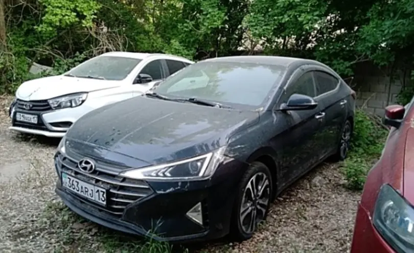 Hyundai Elantra 2019 года за 9 000 000 тг. в Шымкент