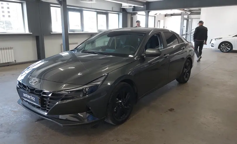 Hyundai Elantra 2023 года за 10 000 000 тг. в Астана