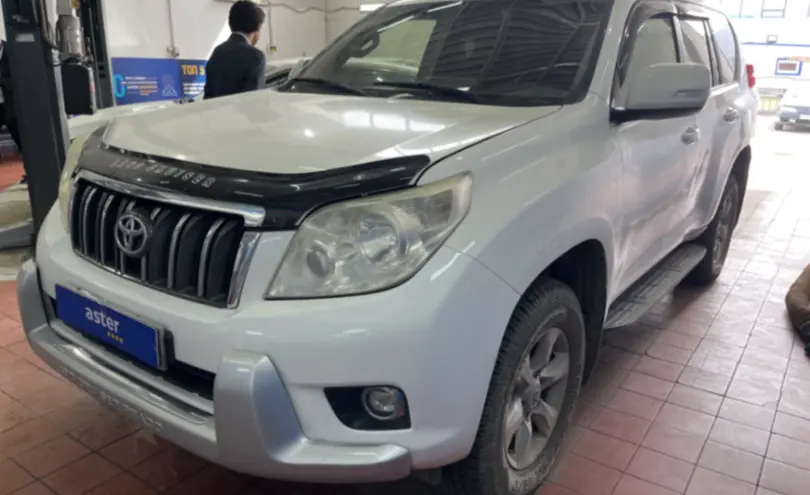 Toyota Land Cruiser Prado 2012 года за 13 000 000 тг. в Астана