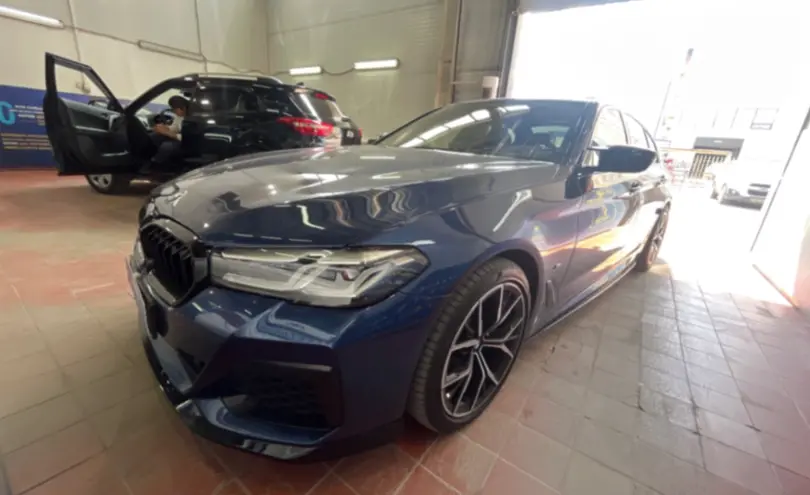 BMW 5 серии 2021 года за 26 000 000 тг. в Астана