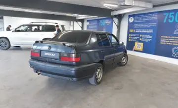 Volkswagen Vento 1995 года за 1 500 000 тг. в Астана фото 3