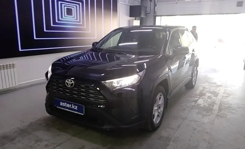 Toyota RAV4 2019 года за 13 500 000 тг. в Павлодар