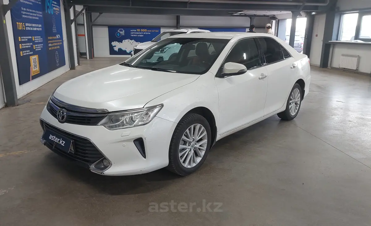 Toyota Camry 2015 года за 9 000 000 тг. в Астана