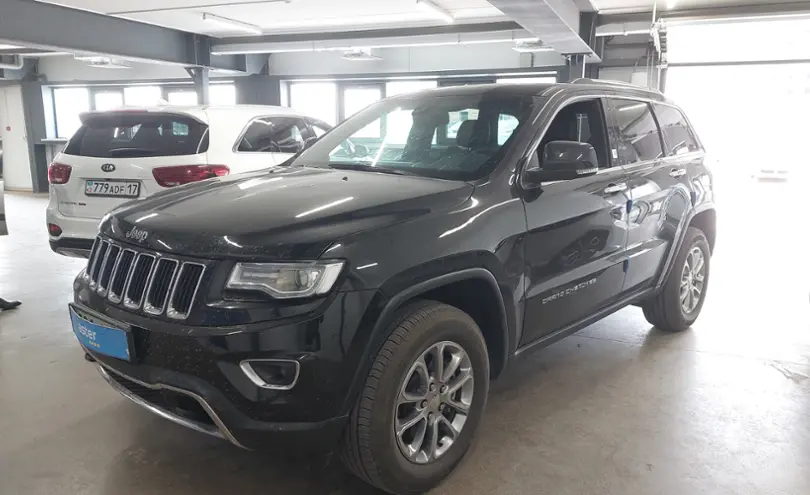 Jeep Grand Cherokee 2019 года за 19 000 000 тг. в Астана