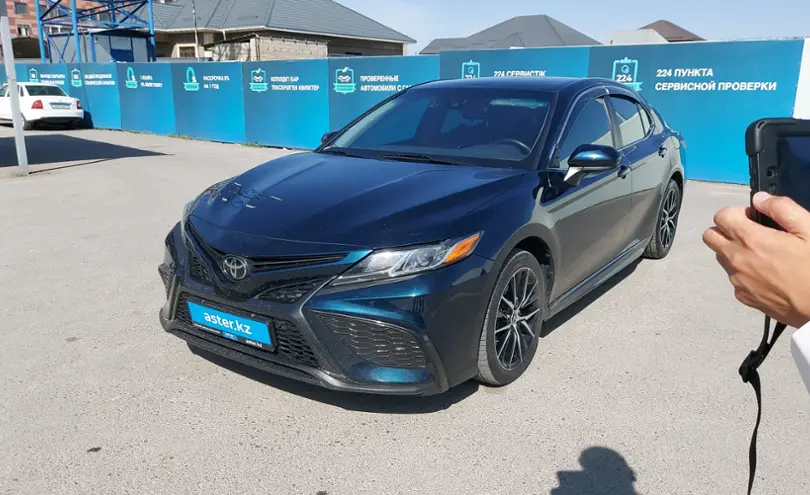 Toyota Camry 2021 года за 13 000 000 тг. в Шымкент