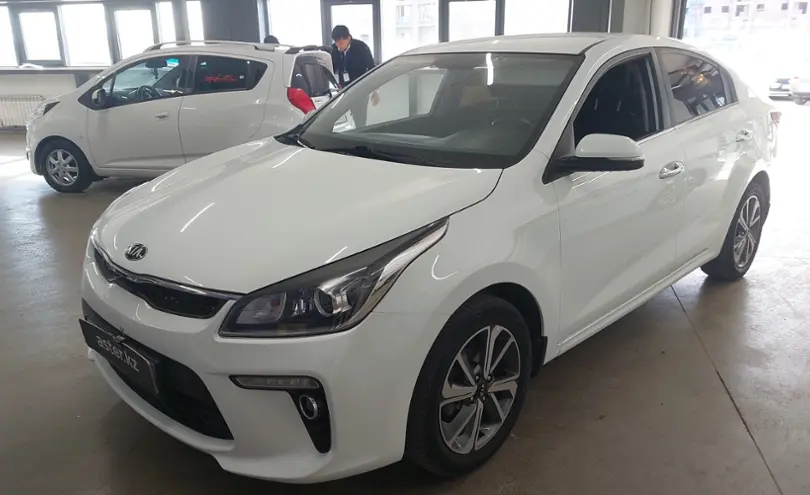 Kia Rio 2019 года за 8 500 000 тг. в Астана