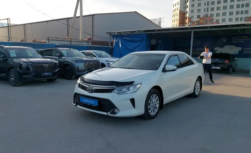 Toyota Camry 2016 года за 11 000 000 тг. в Шымкент