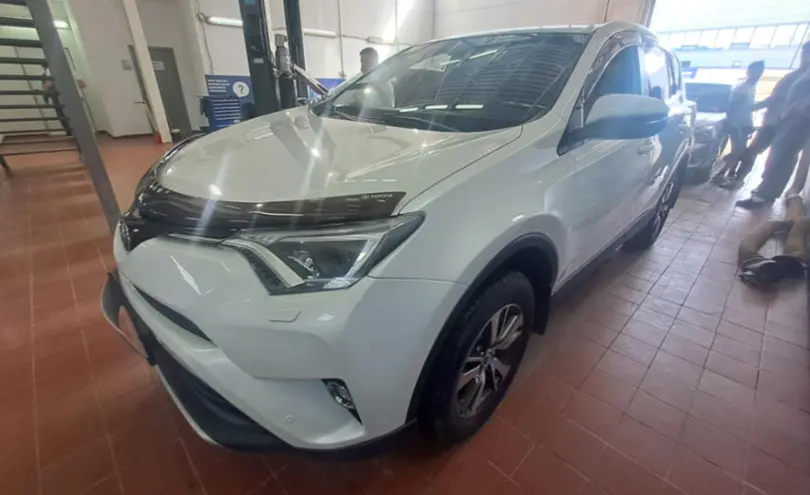 Toyota RAV4 2016 года за 11 000 000 тг. в Астана