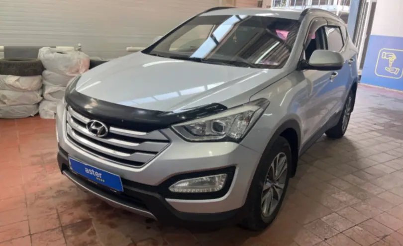 Hyundai Santa Fe 2014 года за 8 000 000 тг. в Астана