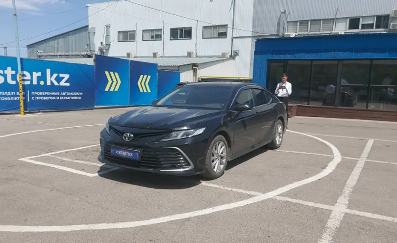 Toyota Camry 2021 года за 14 000 000 тг. в Алматы