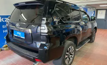 Toyota Land Cruiser Prado 2021 года за 25 000 000 тг. в Астана