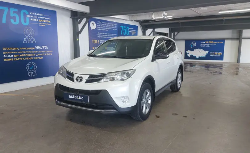 Toyota RAV4 2014 года за 10 000 000 тг. в Астана