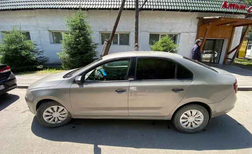 Skoda Rapid 2013 года за 3 300 000 тг. в Алматы