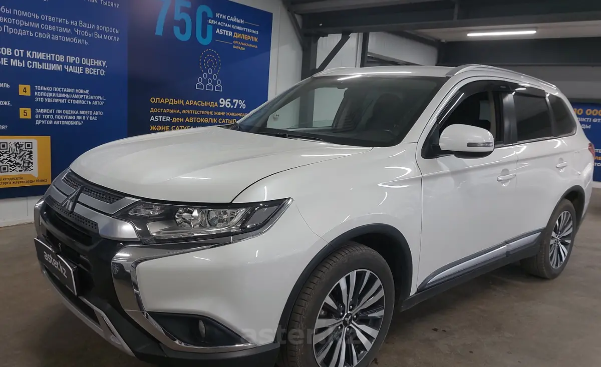 Mitsubishi Outlander 2018 года за 11 000 000 тг. в Астана