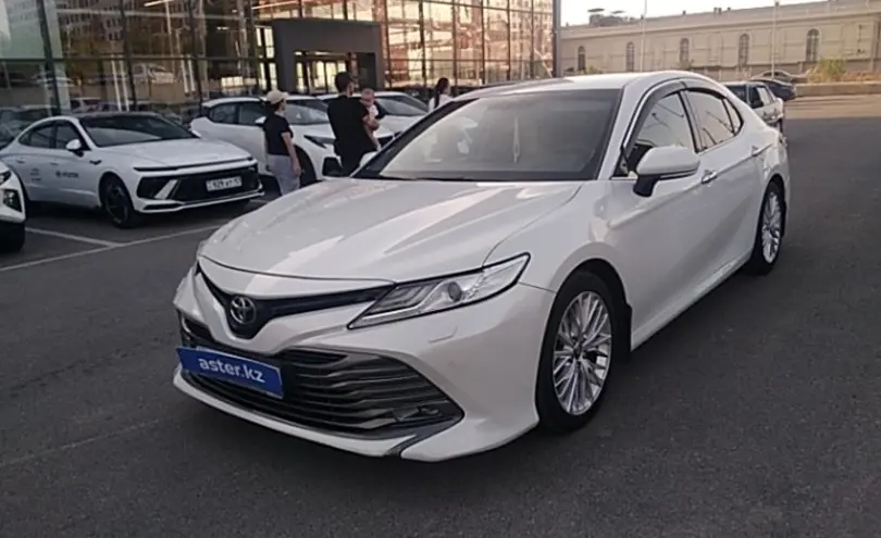 Toyota Camry 2018 года за 14 500 000 тг. в Шымкент