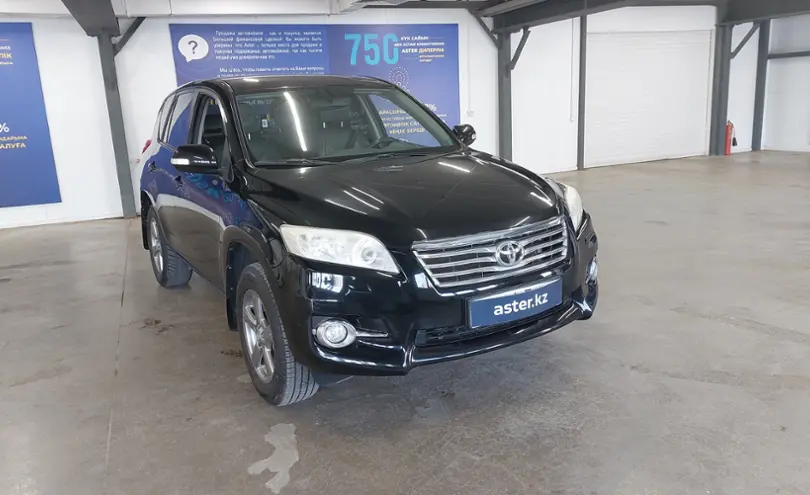 Toyota RAV4 2012 года за 10 000 000 тг. в Астана фото 2