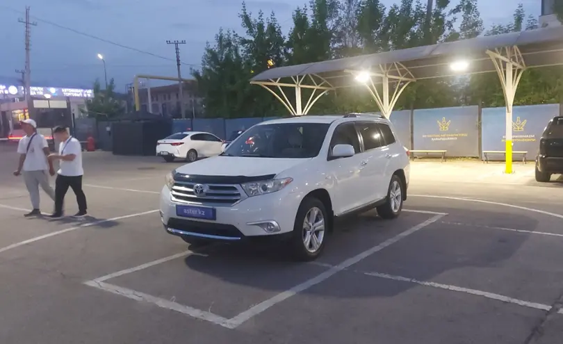 Toyota Highlander 2012 года за 12 800 000 тг. в Алматы