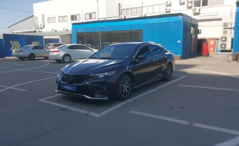 Toyota Camry 2020 года за 12 000 000 тг. в Алматы