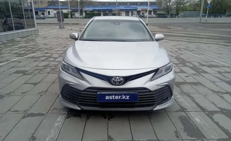 Toyota Camry 2023 года за 17 500 000 тг. в Уральск фото 2