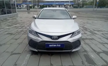 Toyota Camry 2023 года за 17 500 000 тг. в Уральск фото 2