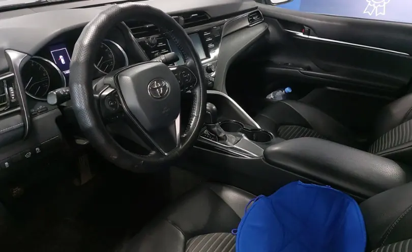 Toyota Camry 2018 года за 13 000 000 тг. в Астана фото 5