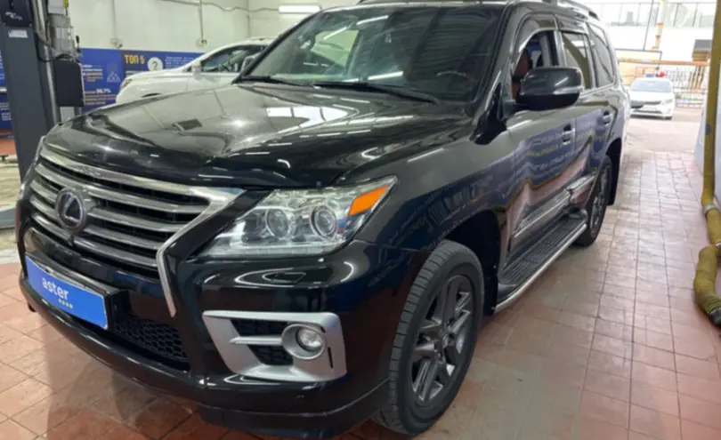 Lexus LX 2014 года за 26 000 000 тг. в Астана