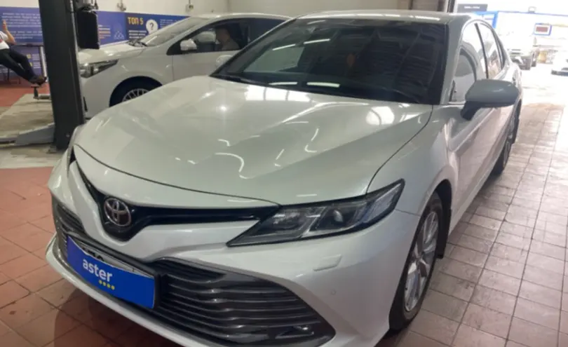 Toyota Camry 2021 года за 14 500 000 тг. в Астана